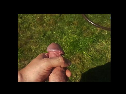 ❤️ Vruća zgodna jebe svoju ružičastu macu i svršava špricom u ljetnoj bašti ️ Porno video u pornografiji bs.assistirhentai.ru ﹏